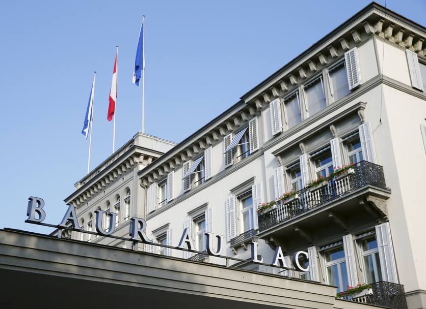 L&#39;hotel Baur au Lac, a Zurigo, dove è in corso il congresso della Fifa e dove all&#39;alba sono scattati gli arresti delle autorità svizzere su mandato della FBI (action Images)
